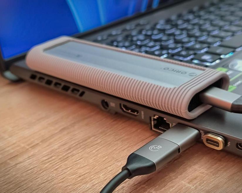 ORICO M.2 NVMe SATA: двухпротокольный кейс для SSD, с возможностью быстрой замены накопителя