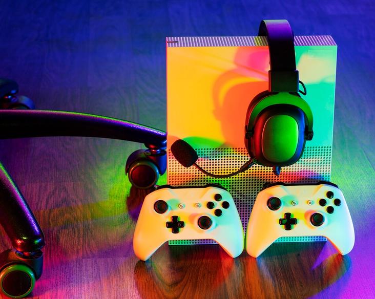 Рассуждения о закрытии внутренних студий Xbox.</p>
<p>Почему умерли Tango Gameworks и Arkane Austin.